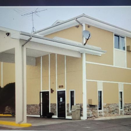 Cimarron Hills Super 8 By Wyndham Colorado Springs Peterson Space Force מראה חיצוני תמונה