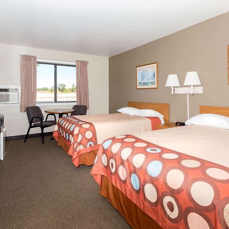 Cimarron Hills Super 8 By Wyndham Colorado Springs Peterson Space Force מראה חיצוני תמונה