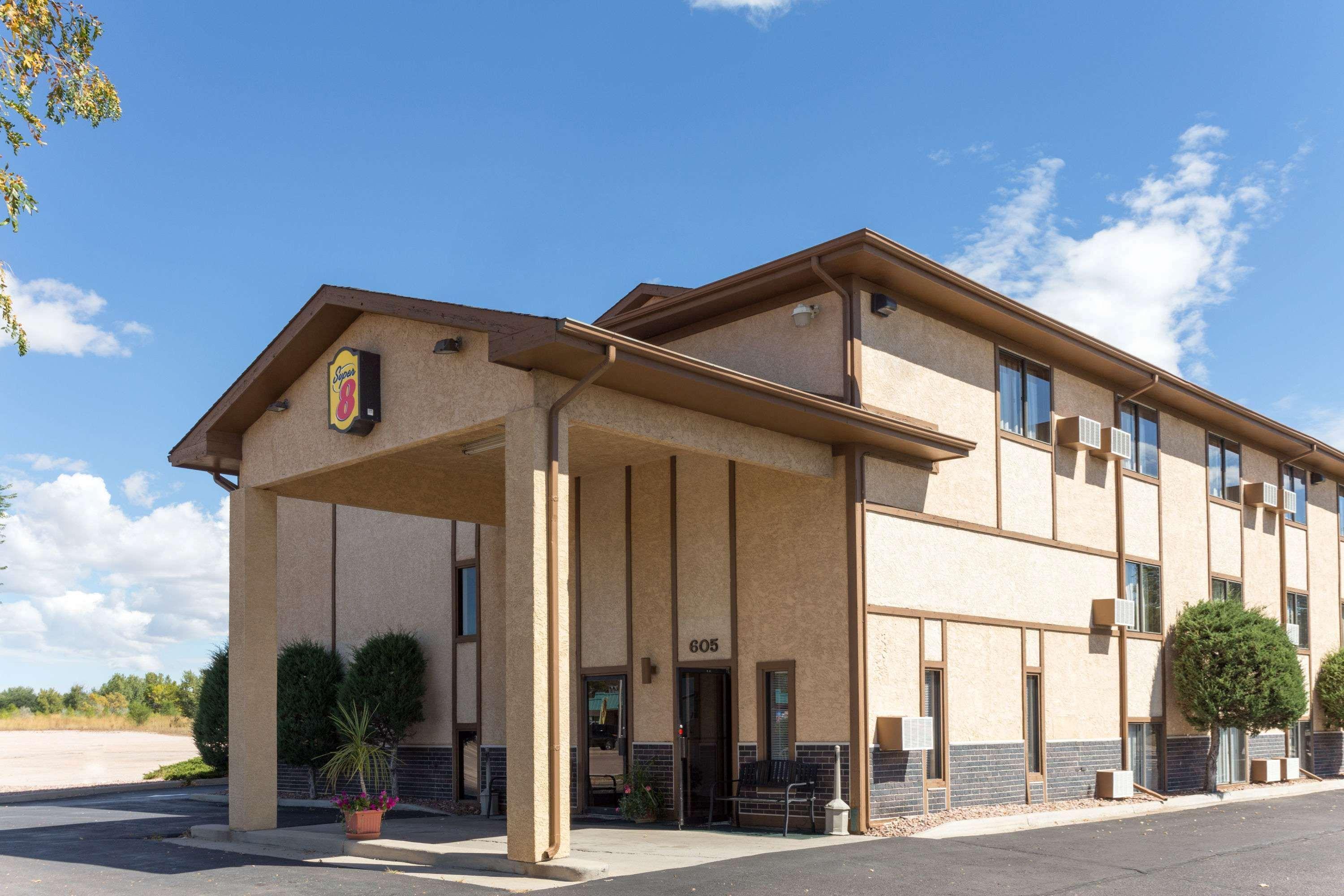 Cimarron Hills Super 8 By Wyndham Colorado Springs Peterson Space Force מראה חיצוני תמונה