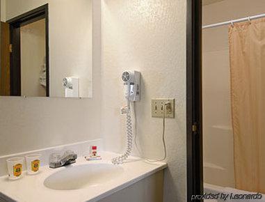 Cimarron Hills Super 8 By Wyndham Colorado Springs Peterson Space Force חדר תמונה