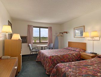 Cimarron Hills Super 8 By Wyndham Colorado Springs Peterson Space Force חדר תמונה