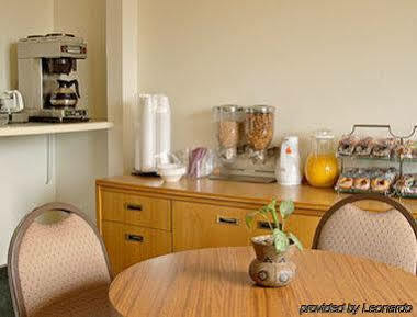 Cimarron Hills Super 8 By Wyndham Colorado Springs Peterson Space Force מראה חיצוני תמונה